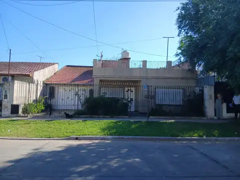 Casa en venta en Villa Luzuriaga