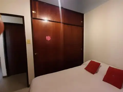 Casa en Alquiler con 1 cochera