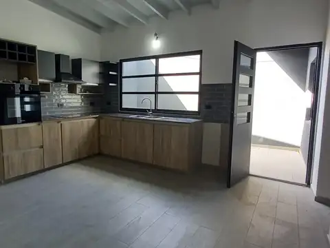 Depto Tipo Casa en Alquiler de 3 ambientes