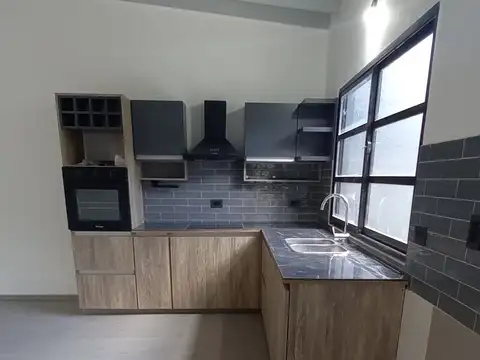 Depto Tipo Casa en Alquiler en Munro, $ 900.000