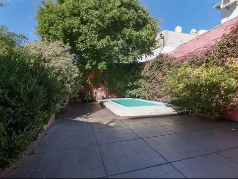Casa 5 ambientes con 2 baños