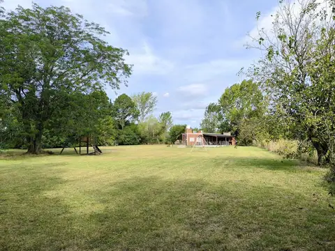 VENTA Casa 3 amb en Exaltación de la Cruz. Lote de 3.500 m²- pileta –sin expensas-apto crédito
