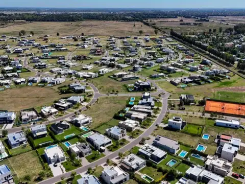 Terreno en Venta en Tristán Suárez, USD 37.000