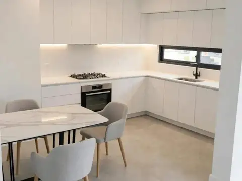 Casa 4 ambientes con 3 baños
