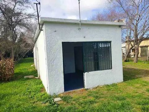 Alquiler Local Comercial con Amplio Terreno
