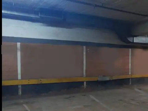 VENTA DE COCHERA CUBIERTA EN MICROCENTRO | CORRIENTES AL 800