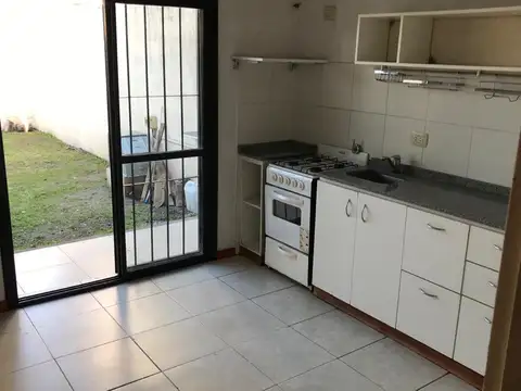 Depto Tipo Casa en Alquiler de 2 dormitorios