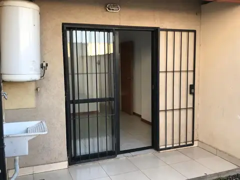 Depto Tipo Casa 3 ambientes con 1 baño