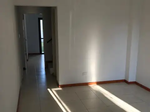 Depto Tipo Casa en Alquiler de 3 ambientes