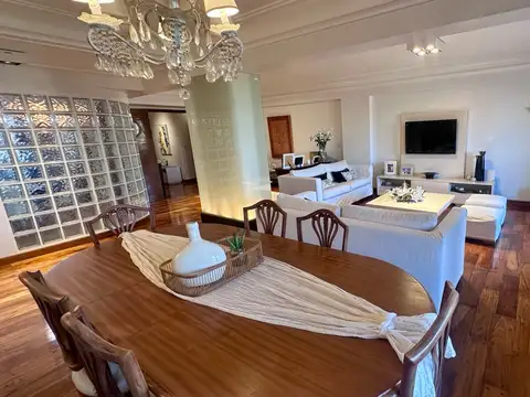 Departamento en Venta de 8 ambientes