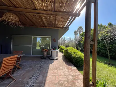 Casa en Venta en Puerto Roldan, USD 295.000