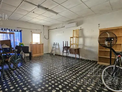 Casa 5 ambientes con 1 baño