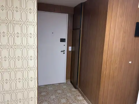 Venta Dpto 4 ambientes con balcon al frente