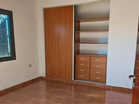 Departamento en Alquiler en Garin, $ 700.000