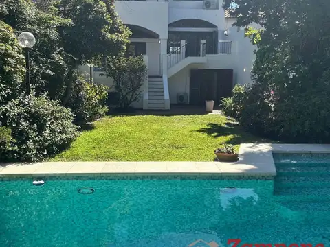 Casa en La Lucila con jardin, parrilla y pileta