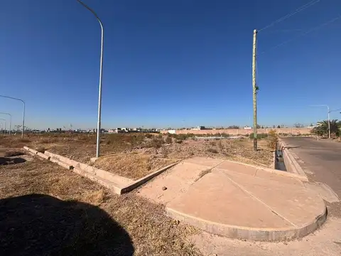 Bodegueros Esq. Las Barricas