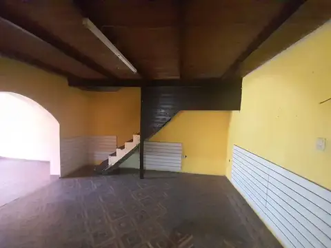 Depto Tipo Casa 5 ambientes con 2 baños