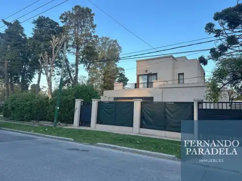 Casa en venta - Parque Leloir