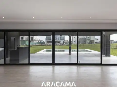 Casa en Alquiler en Countries y Barrios Cerrados en Ezeiza, USD 3.000