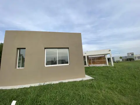 Casa en Venta con 6 cocheras