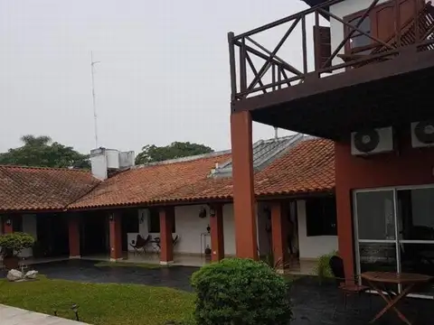 VENTA HERMOSA CASA B° YAPEYU