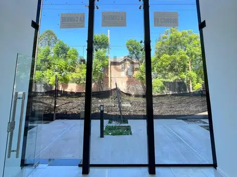 489 Esquina 18 , Piso 0