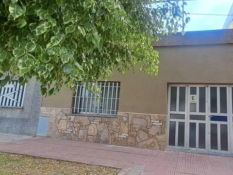  RESERVADO  - Casa al frente desarrollada en planta baja