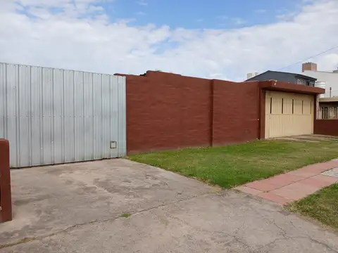 ¡Venta! Oportunidad de Inversión: Gran Lote con Renta y Potencial Constructivo