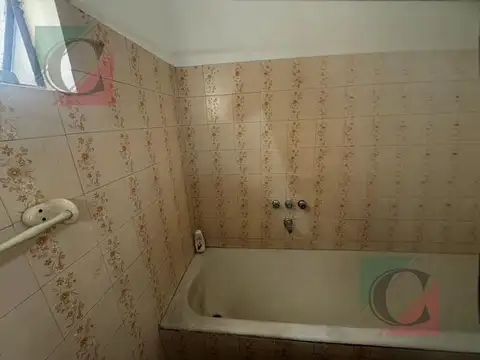 Casa 5 ambientes con lote propio - ideal dos flias