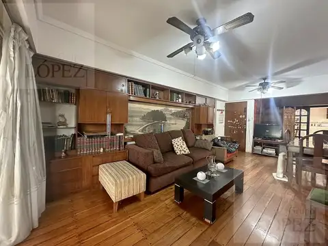 Venta depto FLORIDA 4 Ambientes al frente, amplio balcón terraza APTO CRÉDITO