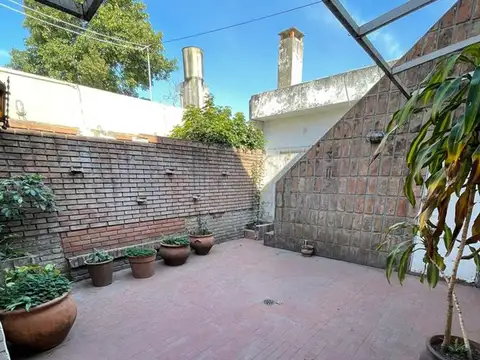 EN VENTA CASA A REFACCIONAR 4 DORM CON COCHERA