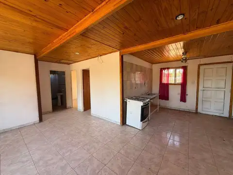 Casa 2 ambientes con 1 baño
