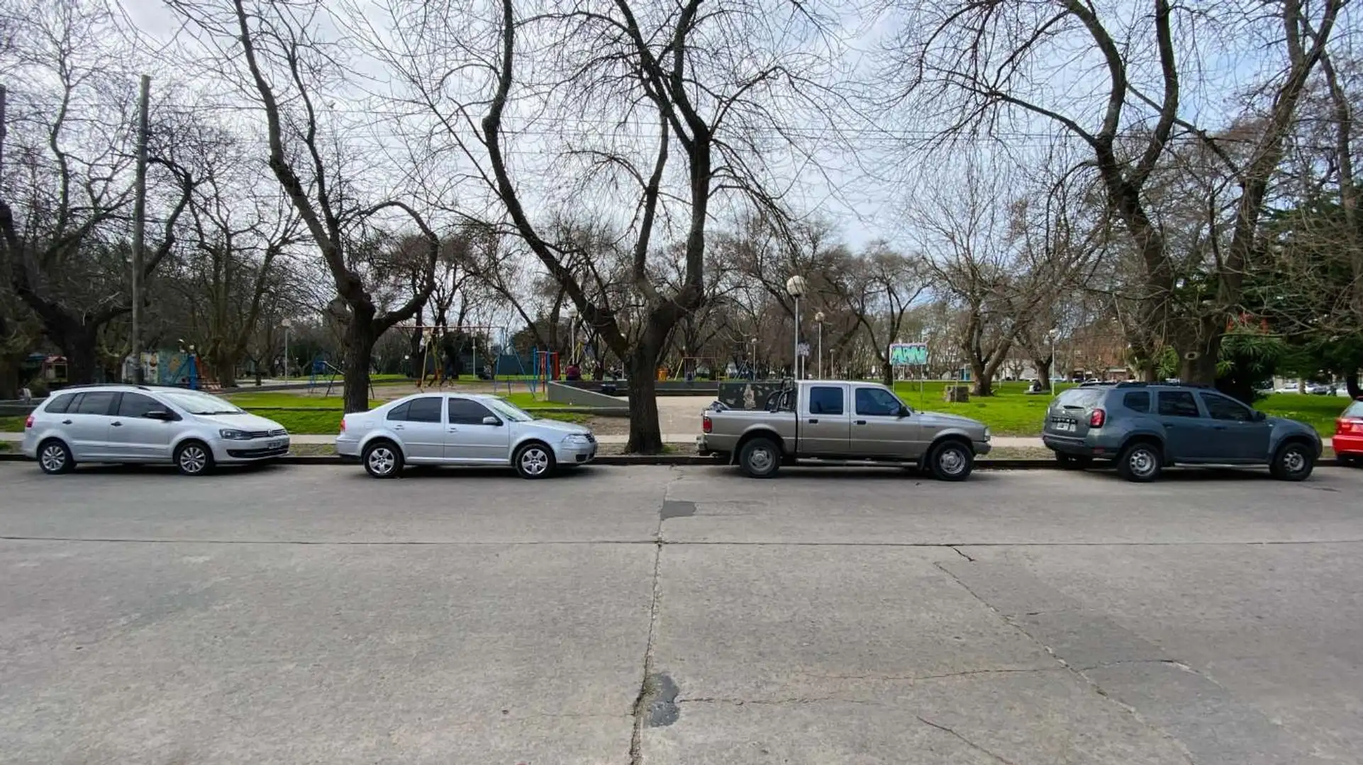 VENTA CASA GRANDE FRENTE A PLAZA PERALTA RAMOS