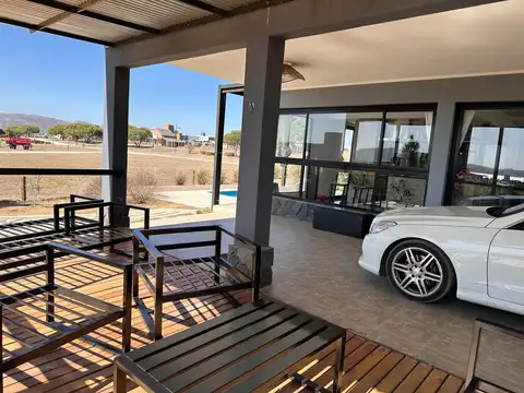 Casa en Venta con 7 cocheras