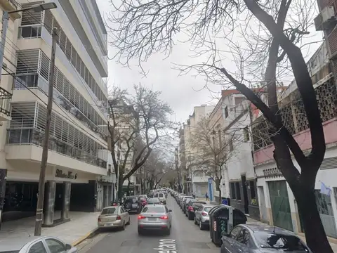 Oficina en Venta en Flores, USD 490.000