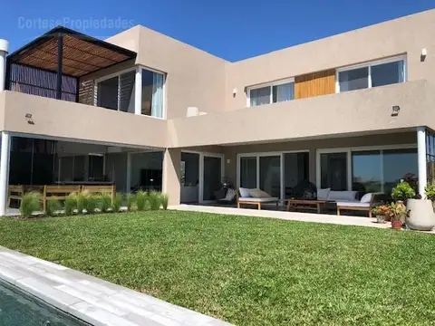 Casa en Venta en El Cantón - Barrio Islas, USD 530.000