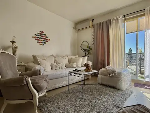 Venta departamento 2 Ambientes balcón amenities pileta vestidor toilette Monte Castro CABA