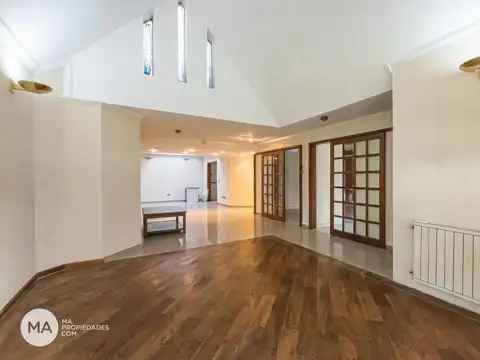 Casa en Alquiler en Barrio España y Hospitales, $ 2.300.000