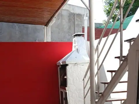 CASA 3 AMB. EXCELENTE ESTADO