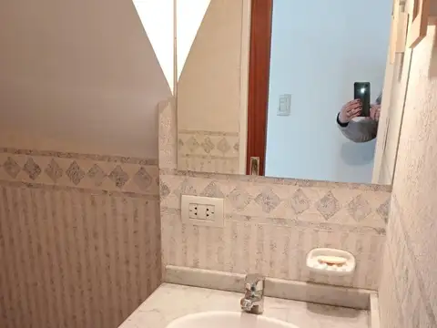 Casa 4 ambientes con 2 baños