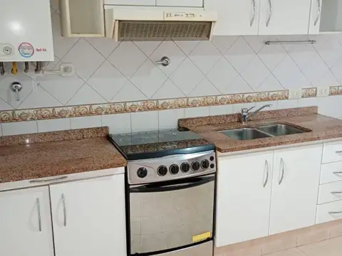 Casa en Alquiler con 1 cochera