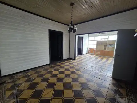 CASA EN VENTA A REFACCIONAR