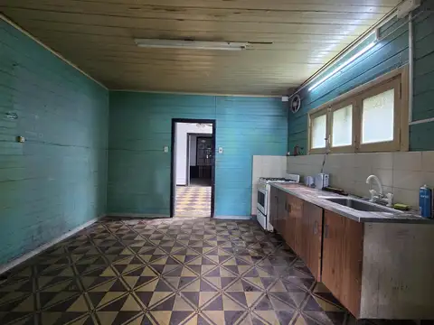 Casa 4 ambientes con 2 baños