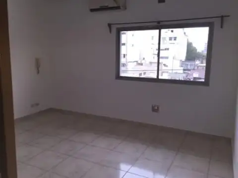 Oficina en Alquiler en Lanus Oeste, $ 300.000