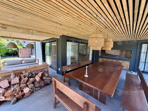 Alquilo Espectacular Casa de 4 dormitorios + habitación servicio en Montoya - La Barra