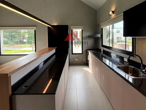 Casa en Venta 1 año