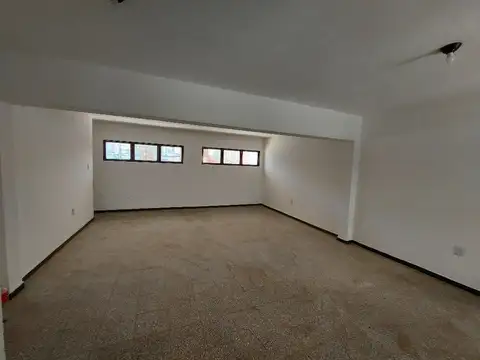 Local en Alquiler en Centro, $ 650.000