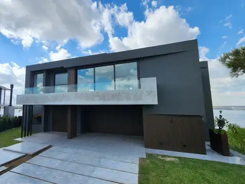 Casa en Venta de 5 dormitorios