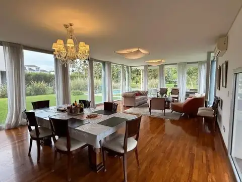 Casa en Venta de 5 dormitorios