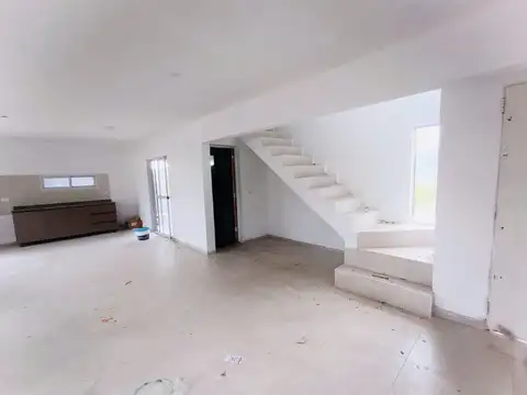 Casa 4 ambientes con 1 baño